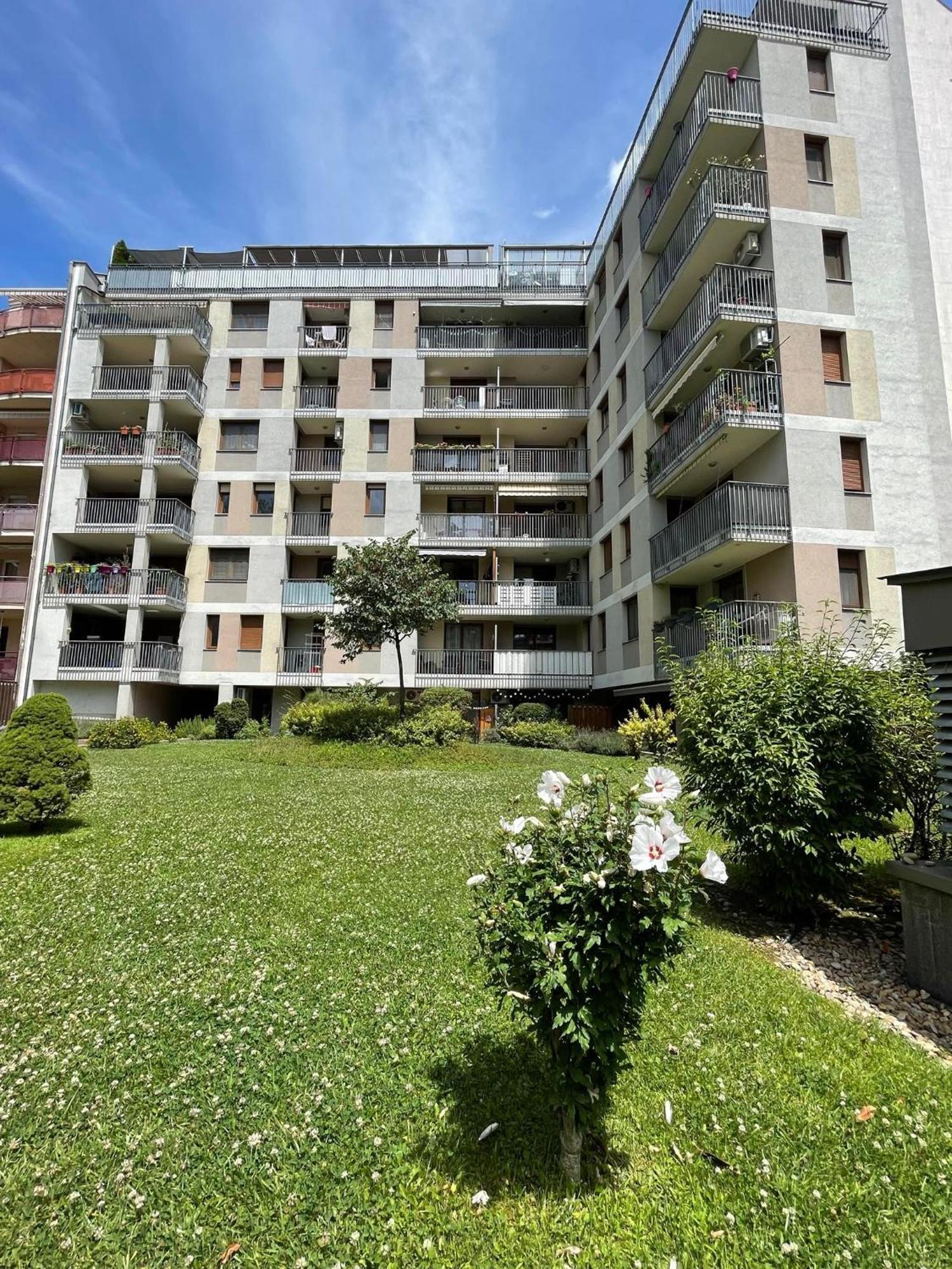 Green City Apartment Budapest - Free Garage, Ac, Balcony, Wi-Fi Ngoại thất bức ảnh